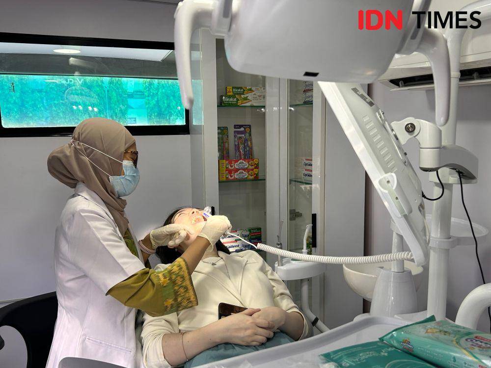 Bus Periksa Gigi Keliling Diluncurkan di Surabaya, Gratis!