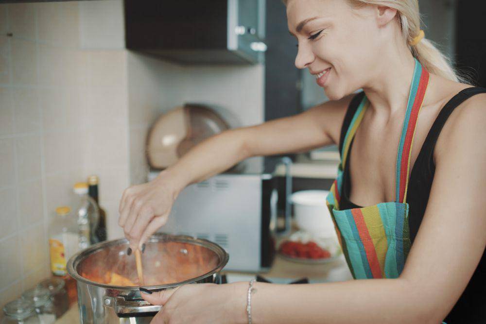 Ilustrasi memasak (freepik.com/ArthurHidden)