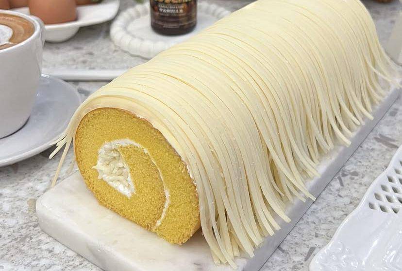 Rollcake keju (instagram.com/@meina83)