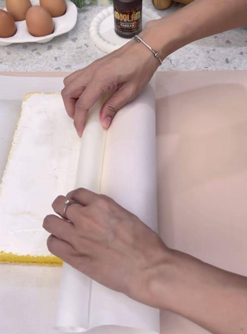 Rollcake keju (instagram.com/@meina83)