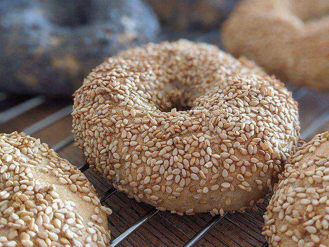 ilustrasi bagel (commons.wikimedia.org/Shisma)