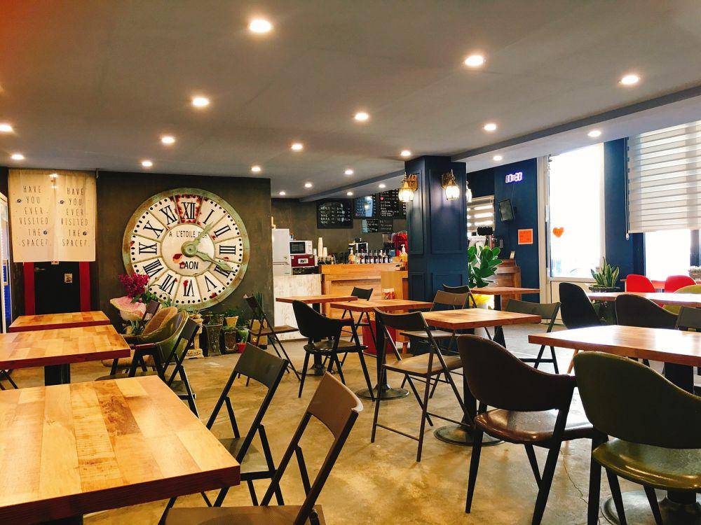 Ilustrasi kafe (Pixabay/inyoung Jeong)