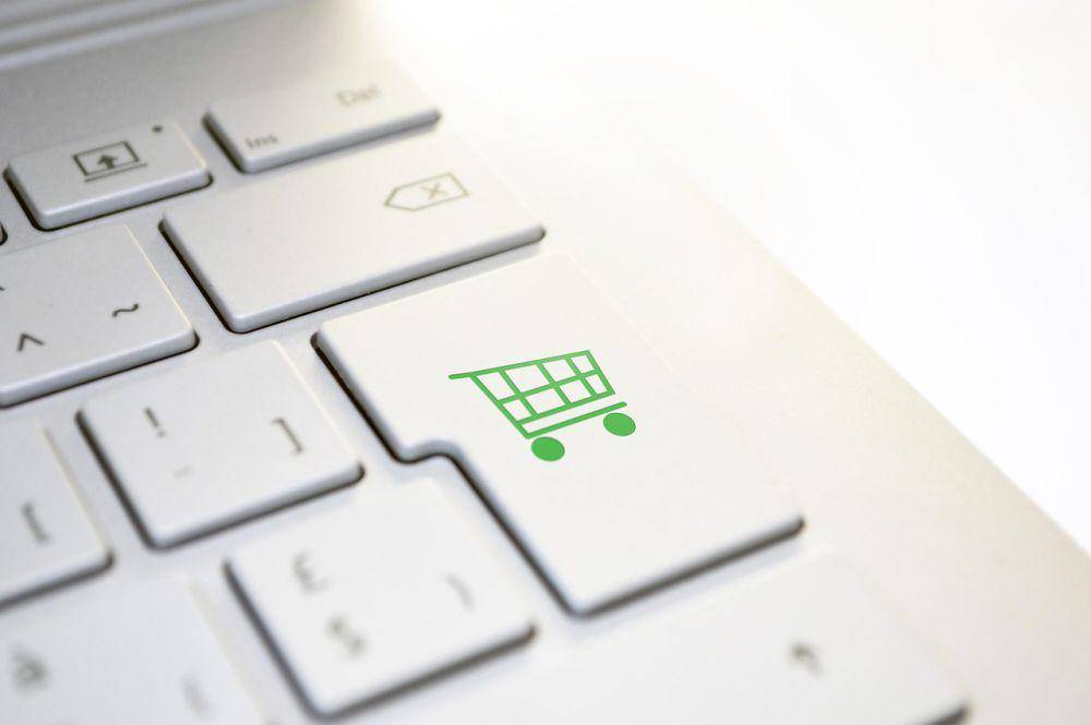 sumber : https://pixabay.com/id/photos/e-commerce-perdagangan-online-3692440/