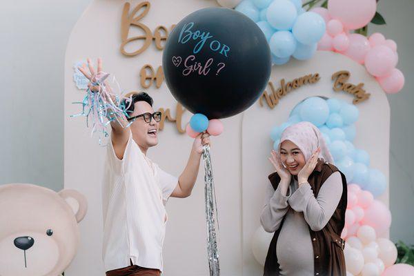 Potret Gender Reveal Istri Danang Pradana, Siap Sambut Bayi Perempuan
