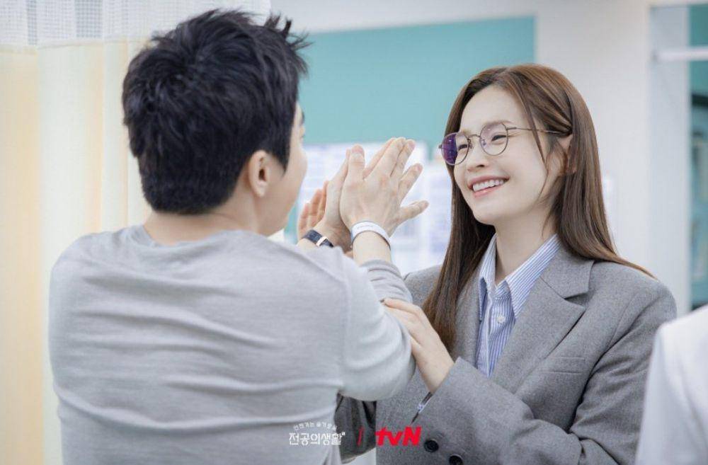 Jeon Mi Do di Resident Playbook (dok. tvN/Resident Playbook)