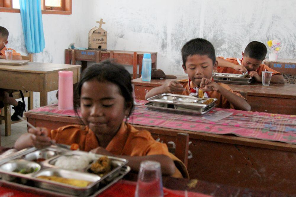 Yayasan Holong do Ondolan melakukan uji coba Makan Bergizi Gratis di Humbahas (dok.istimewa)