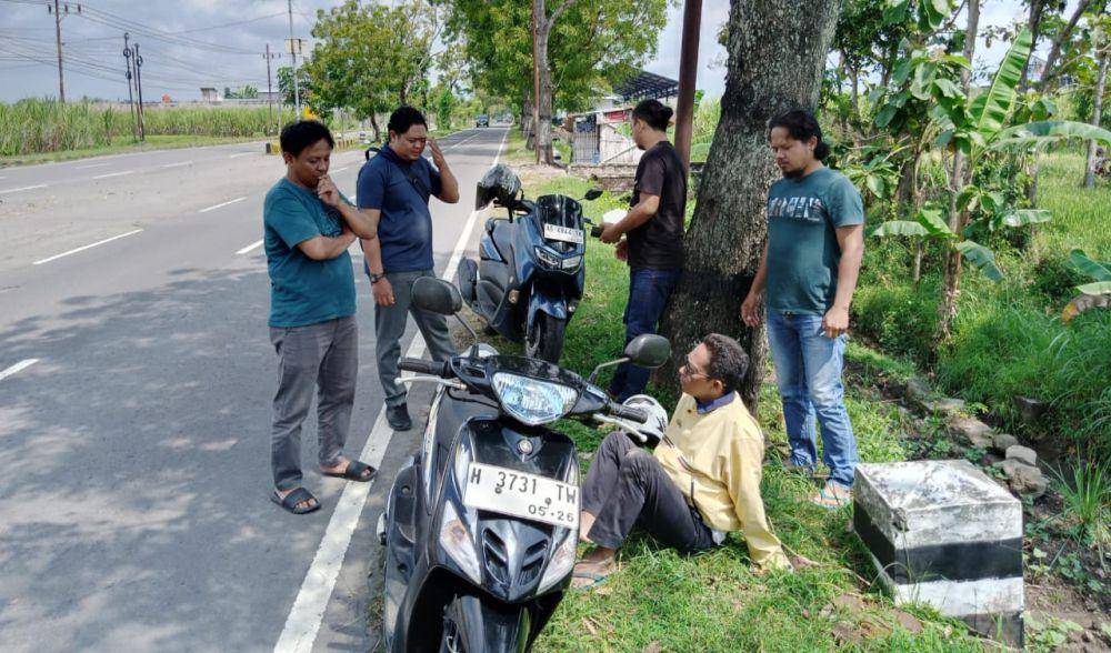 Korban penjambretan, Moch Mulyanto (51), warga Desa Joketro, Kecamatan Parang, saat rekontruksi di TKP. IDN Times/ Istimewa.