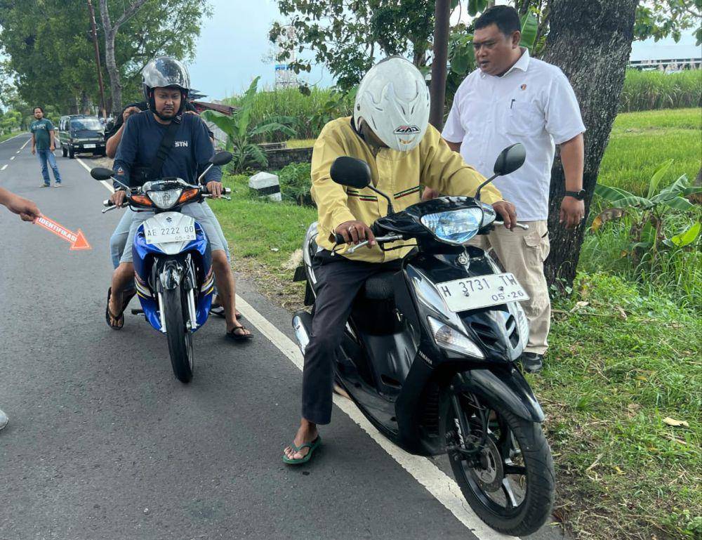 Korban penjambretan, Moch Mulyanto (51), warga Desa Joketro, Kecamatan Parang, saat rekontruksi di TKP. IDN Times/ Istimewa.