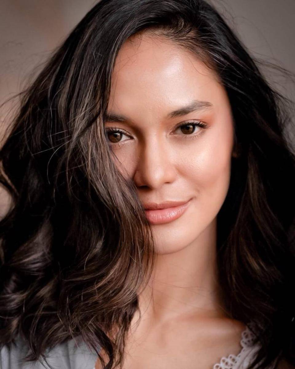 ide makeup kulit sawo matang ala Hana Malasan (instagram.com/hanamalasan)