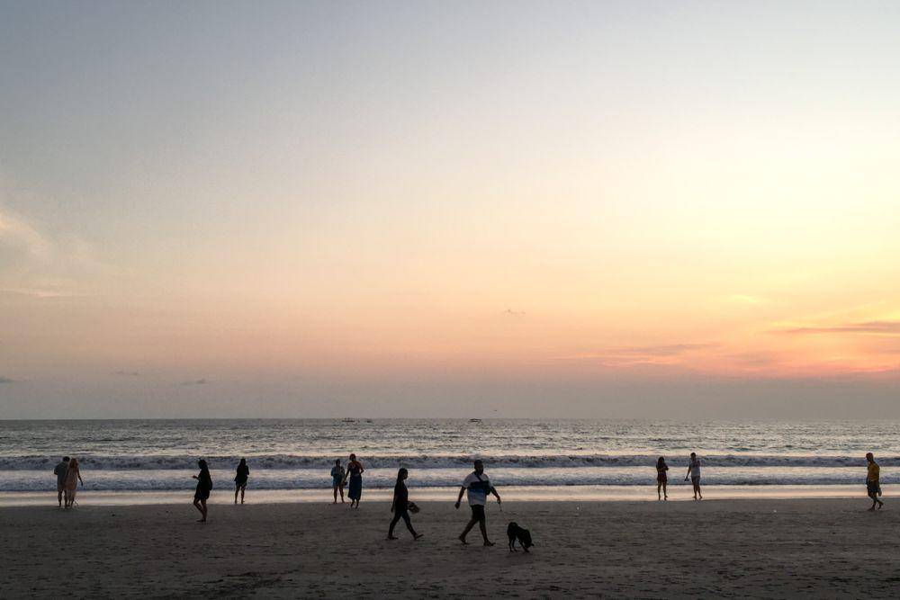 suasana sore di Pantai Seminyak (dok.pribadi/Natalia Indah)