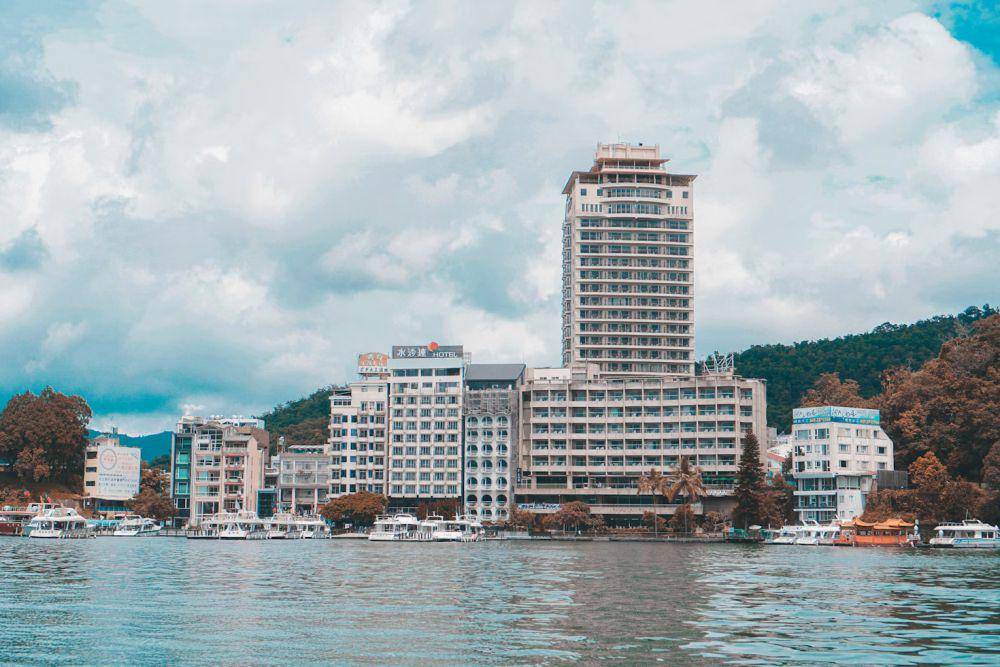 Bangunan di Taiwan (unsplash.com/Lisanto 李奕良)