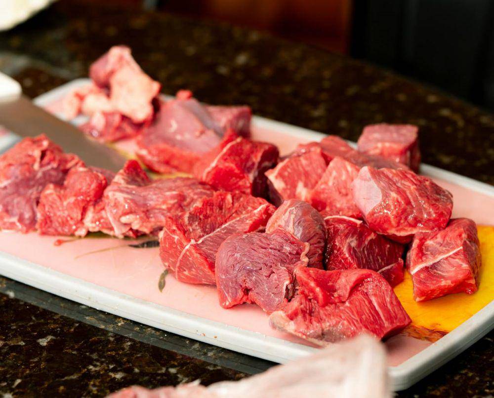 ilustrasi sirloin (pexels.com/Gustavo Denuncio)