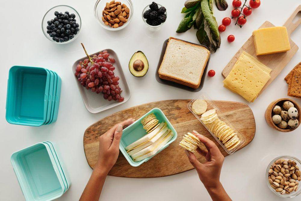 ilustrasi mengemas makanan (pexels.com/Vanessa Loring)