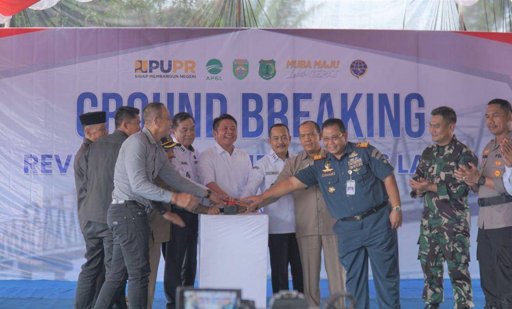 Peletakan batu pertama atau groundbreaking perbaikan Jembatan P6 Lalan, Kabupaten Musi Banyuasin, Sumsel. (dok. PT AMT)