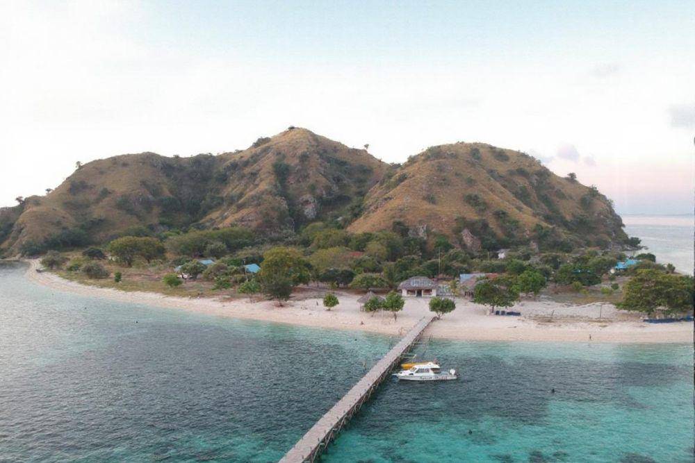 Pulau Kanawa, Manggarai Barat, NTT (commons.wikimedia.org/SunDawn)