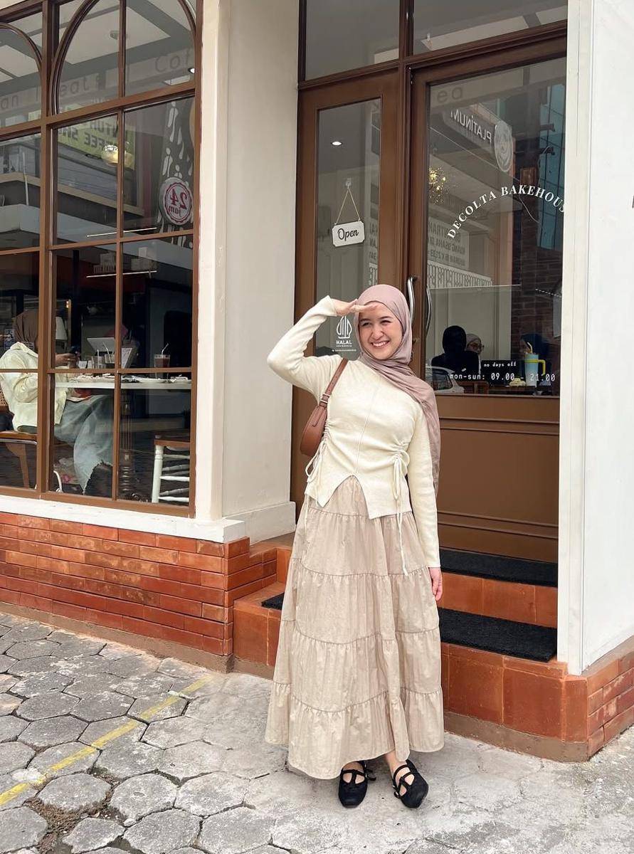 OOTD ala Selvi Maulidia (instagram.com/selvimaulidiaa)