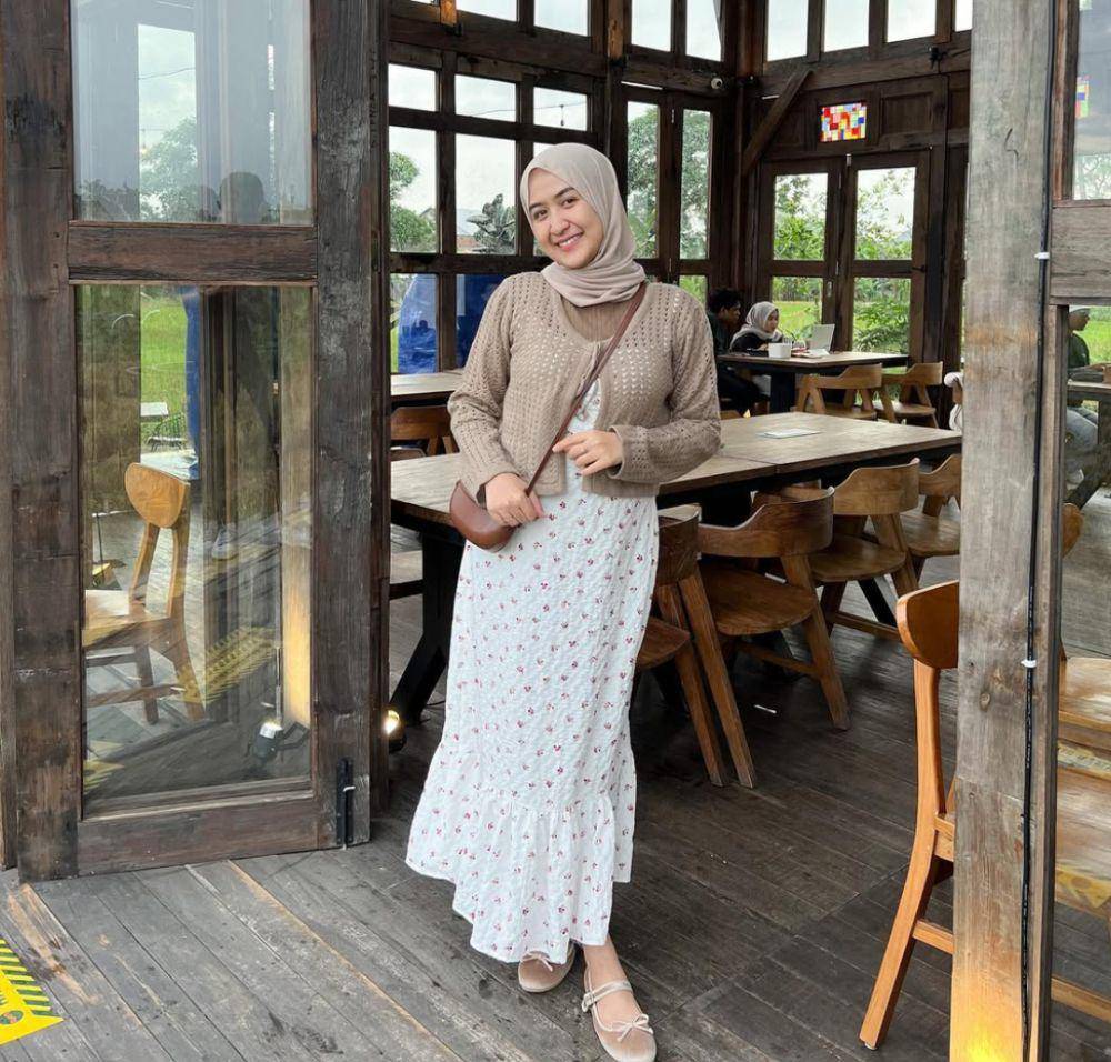 OOTD ala Selvi Maulidia (instagram.com/selvimaulidiaa)