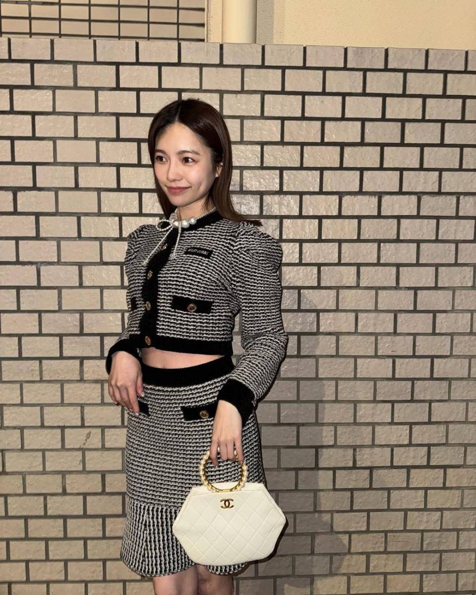 Haruka Shimazaki (instagram.com/paruuuuuru)