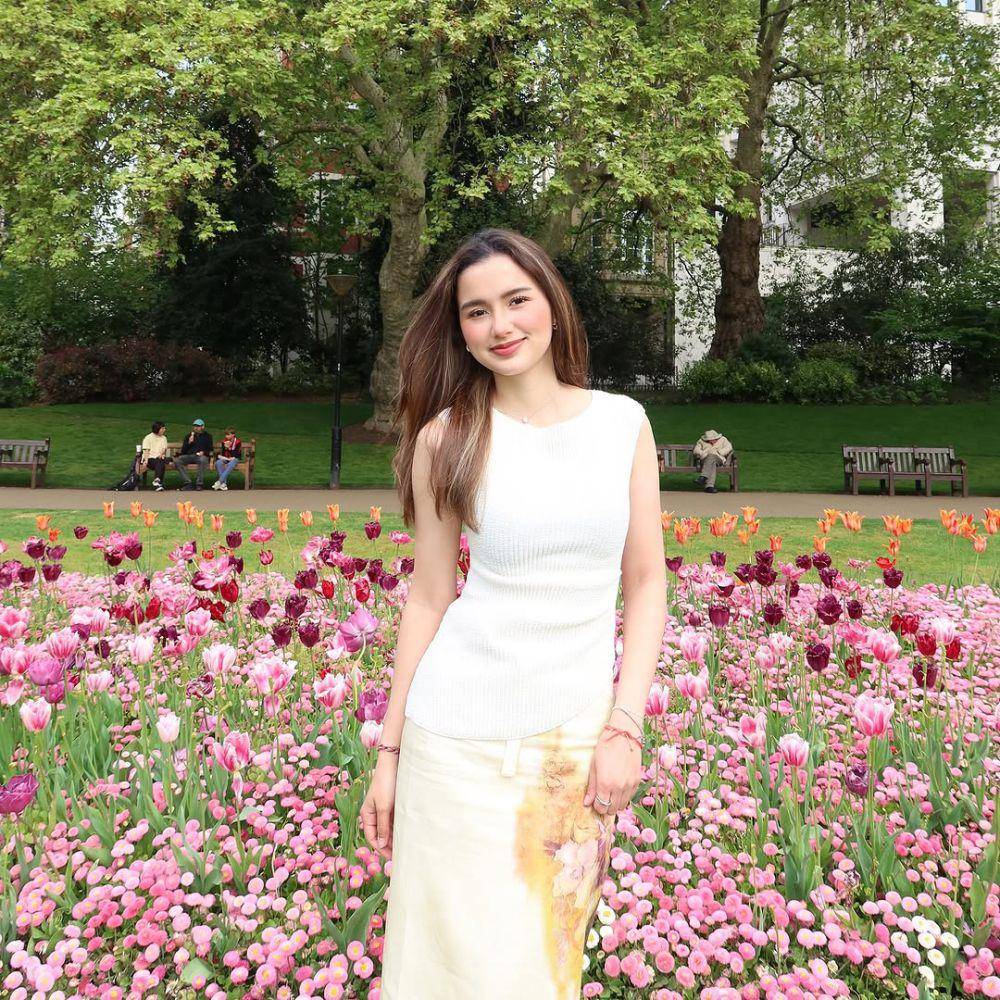 referensi feminine style ala Sarah Menzel (instagram.com/ssarah_menzel)