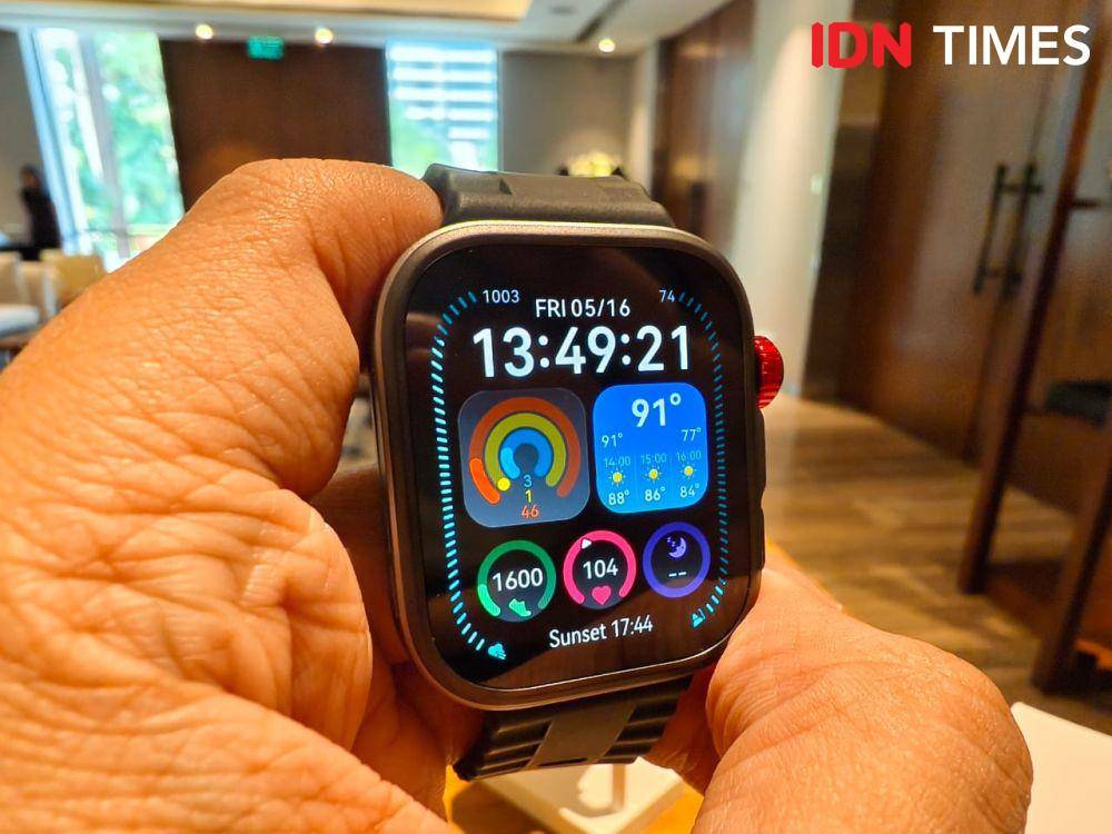 Huawei Watch Fit 4 Series (IDN Times/Fatkhur Rozi)