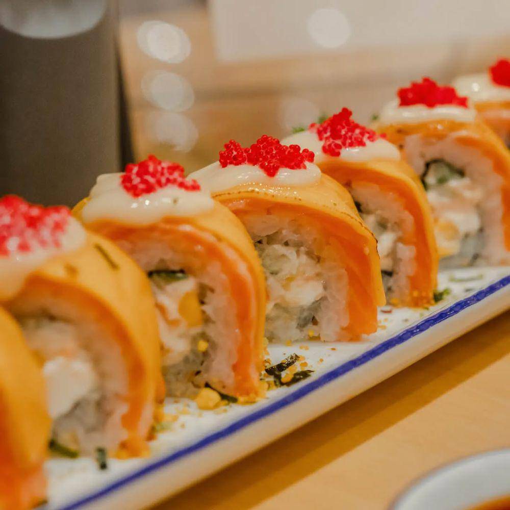 Salmon Skin Mentai Roll (instagram.com/sushihiro_id)