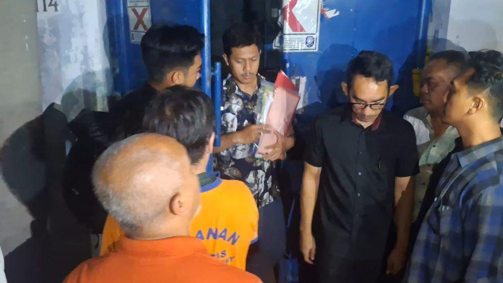 Pekerja Sentoso Seal Bisa Ambil Ijazah ke Polda Jatim, Gratis!