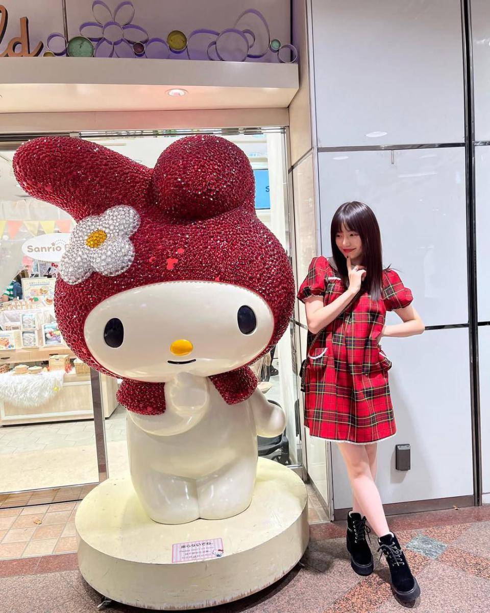 Haruka Shimazaki (instagram.com/paruuuuuru)