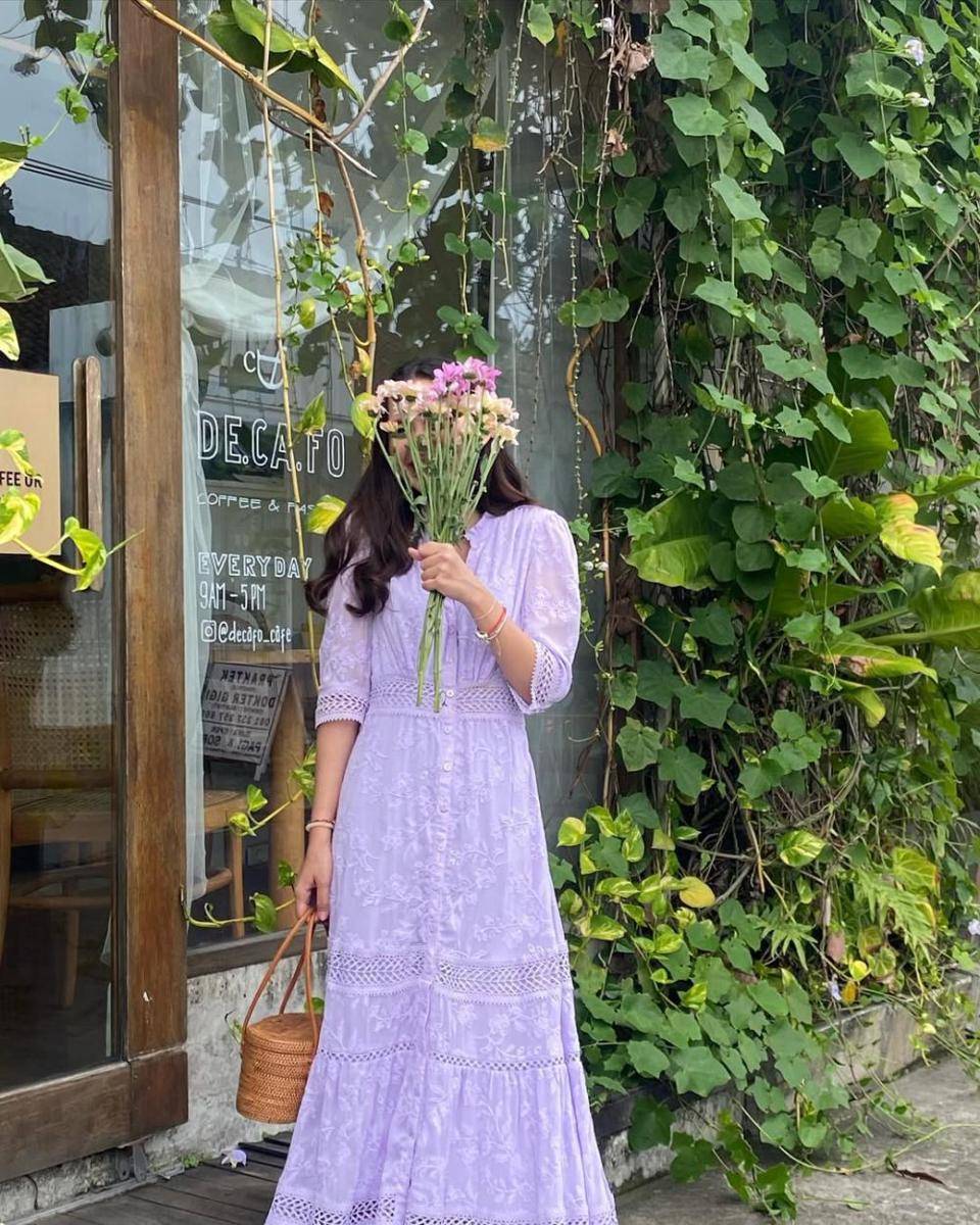 referensi feminine style ala Sarah Menzel (instagram.com/ssarah_menzel)