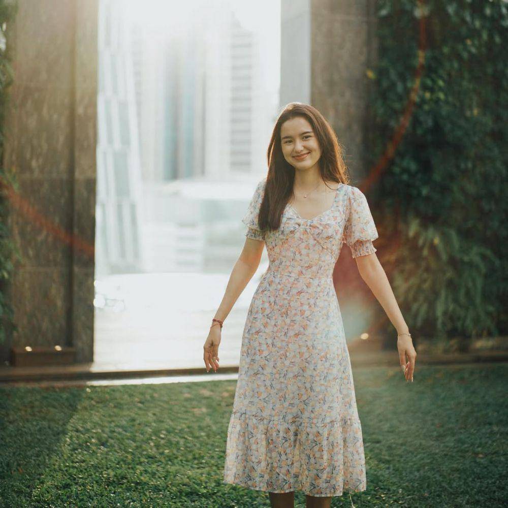 referensi feminine style ala Sarah Menzel (instagram.com/ssarah_menzel)