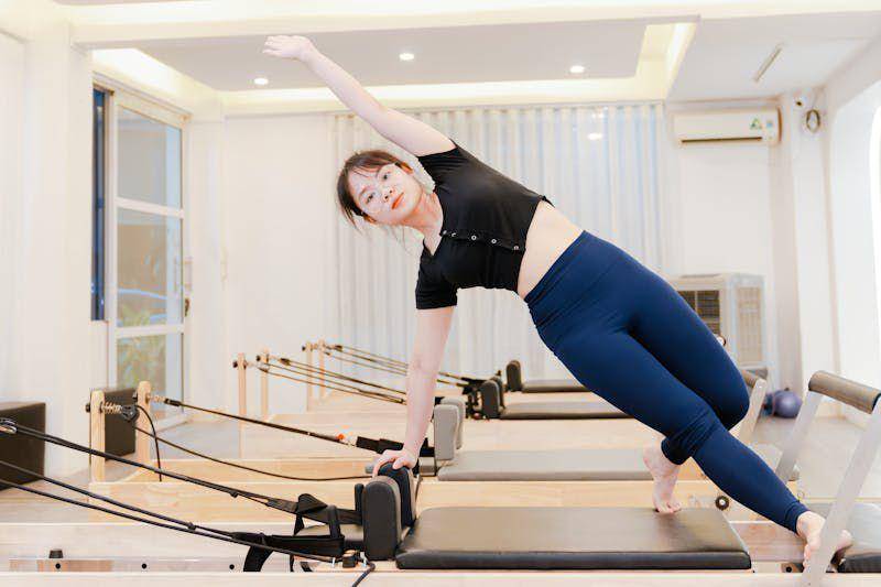 ilustrasi latihan pilates (pexels.com/Lê Đức)