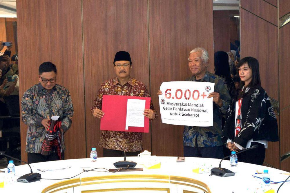 Enam Ribu Petisi Tolak Soeharto Jadi Pahlawan Nasional