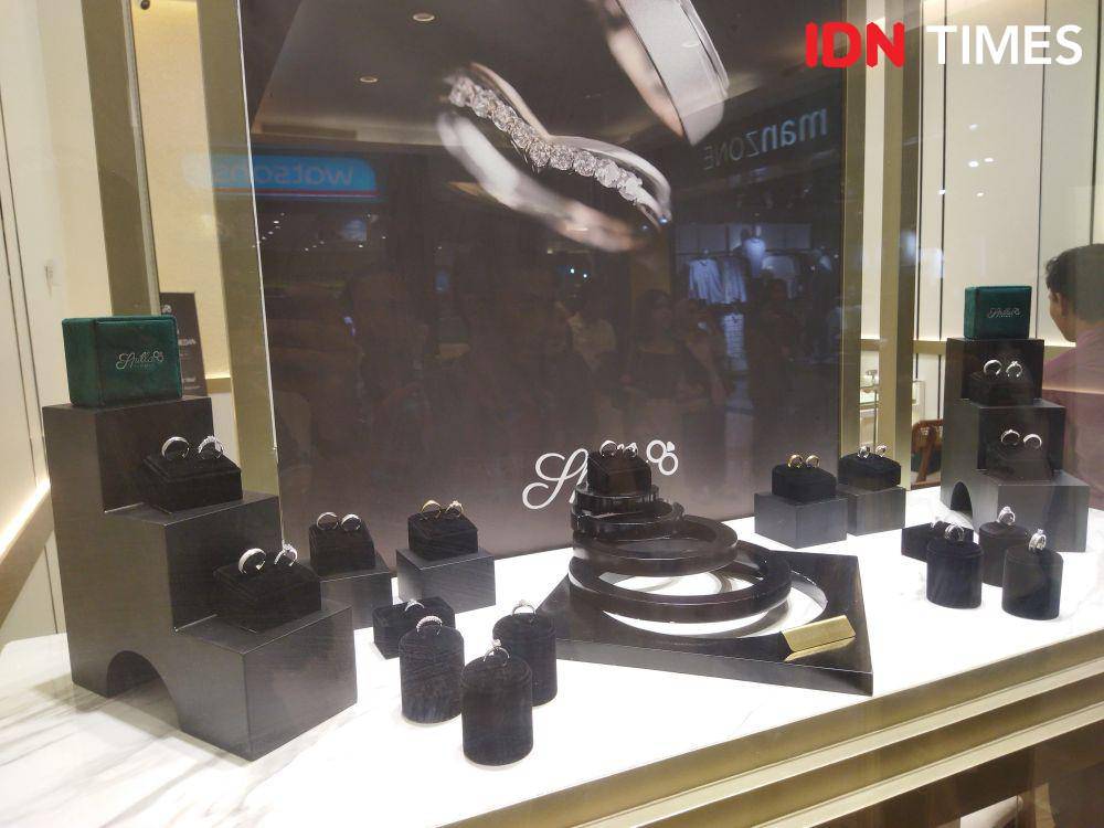Spilla Jewelry membuka cabang perdananya di Medan, Jumat (16/5/2025) (IDN Times/Indah Permata Sari)