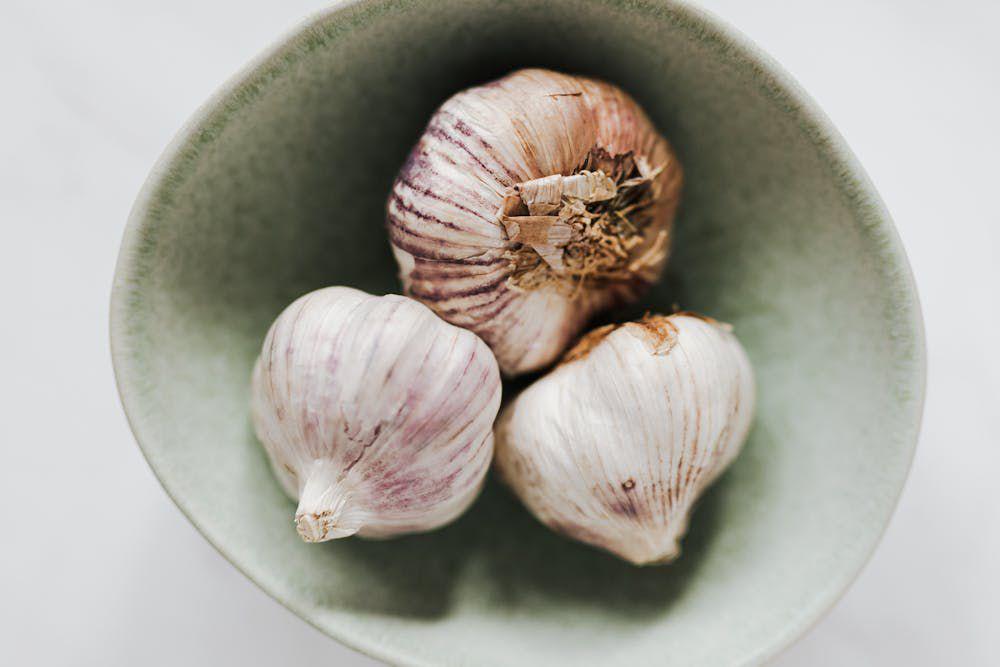ilustrasi bawang putih (pexels.com/Photo By: Kaboompics.com)