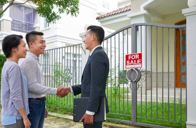 Ilustrasi membeli rumah (freepik.com)