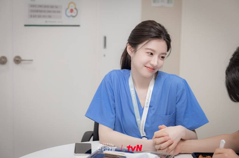 cuplikan drama Resident Playbook (dok. tvN/Resident Playbook)