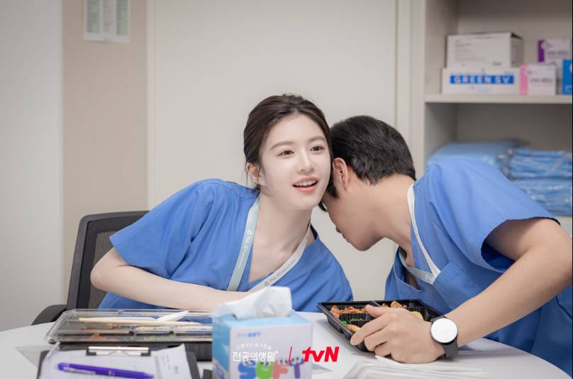cuplikan drama Resident Playbook (dok. tvN/Resident Playbook)