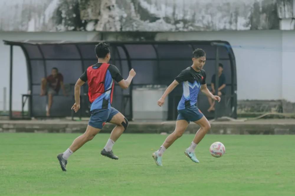 Para pemain PSM Makassar dalam sesi latihan di Stadion Kalegowa Pallangga pada Rabu 14 Mei 2025. (Instagram.com/psm_makassar)