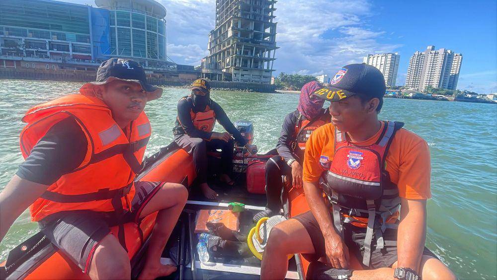 Tim SAR masih berupaya melakukan pencarian terhadap ananda Muhammad Ismael Hagar (7) yang dilaporkan hilang sejak Minggu (11/5/2025) malam di kawasan pantai belakang Plaza Balikpapan atau Balikpapan Center (BC). (Dok. Kantor SAR Balikpapan)