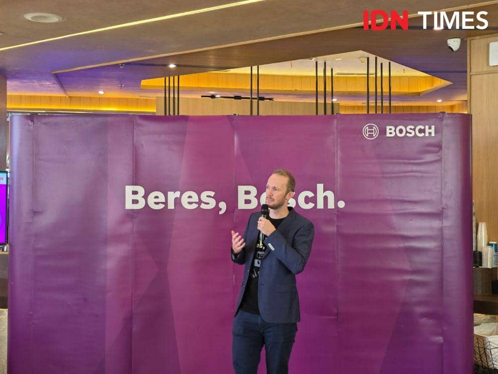 Managing Director PT Robert Bosch (Bosch Indonesia) Pirmin Reiegger, saat Press Conference berlangsung di Societte, Mall Sarinah, Jakarta. 15 Mei 2025. (IDN Times/M. Tarmizi Murdianto)