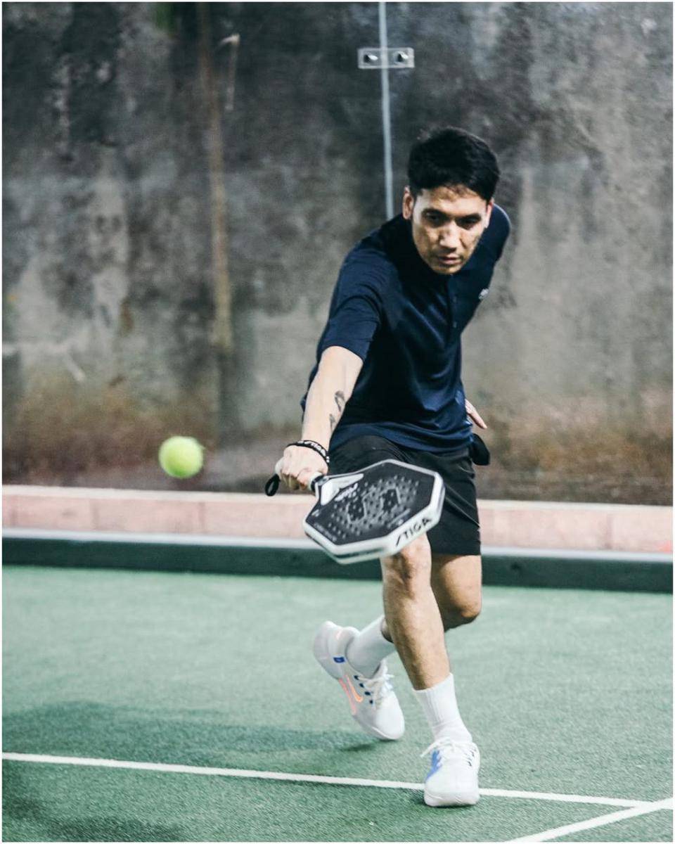 Ariel, Duta, Desta, Vincent, Gading, dan Eross main padel (instagram.com/gadiiing)