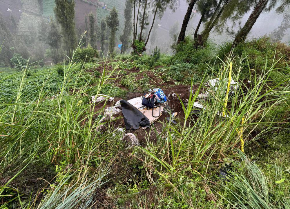 Terjadi Lagi, Jeep Bromo Pembawa Wisatawan Terjun ke Jurang
