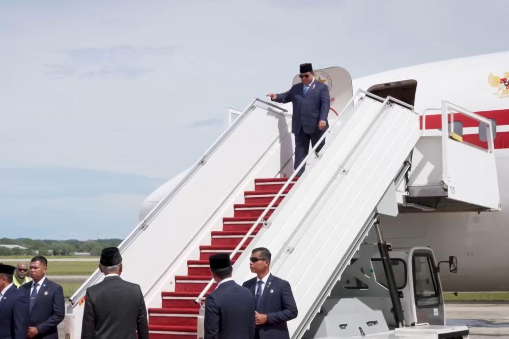 Warna Pesawat Kepresidenan Prabowo Berubah, Ini Penjelasan Hasan Nasbi