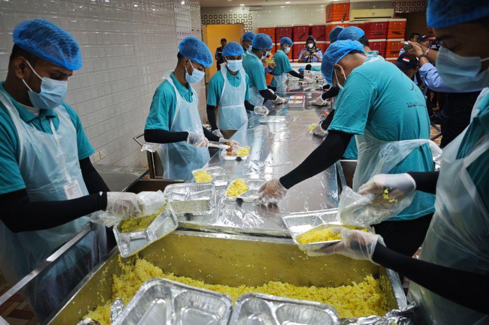 Syarikah siapkan makanan untuk jemaah haji. (Media Center Haji)