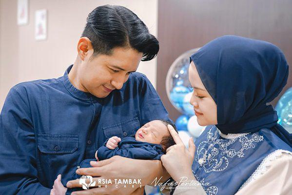 7 Potret Perdana Baby Cadmael, Anak Chand Kelvin