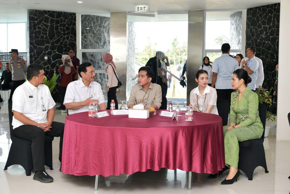Wakil Presiden Gibran Rakabuming Raka meninjau Taman Sains Teknologi Herbal dan Hortikultura (TSTH2) di Pollung, Kabupaten Humbahas, Jumat (16/5/2025). (Dok: Diskominfo Sumut)