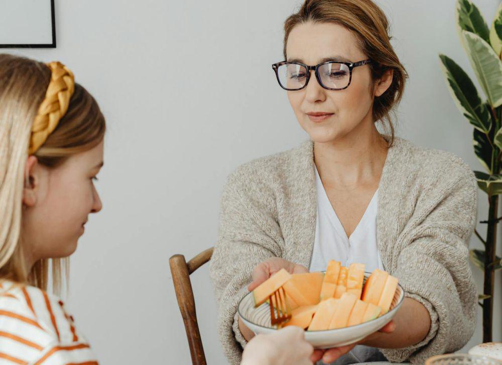 5 Tips Ampuh agar Anak Tidak Jajan Sembarangan, Beri Cemilan Sehat