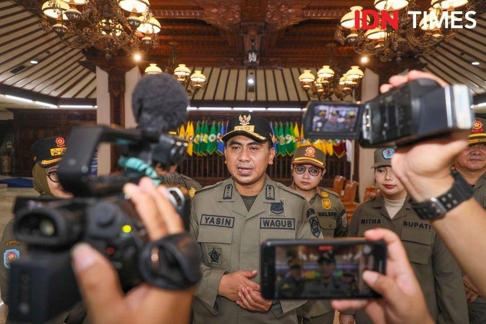 Wakil Gubernur Jawa Tengah Taj Yasin Maimoen saat menyampaikan pendapatnya mengenai aturan anak nakal yang dikirim ke barak TNI. (IDN Times/Fariz Fardianto)