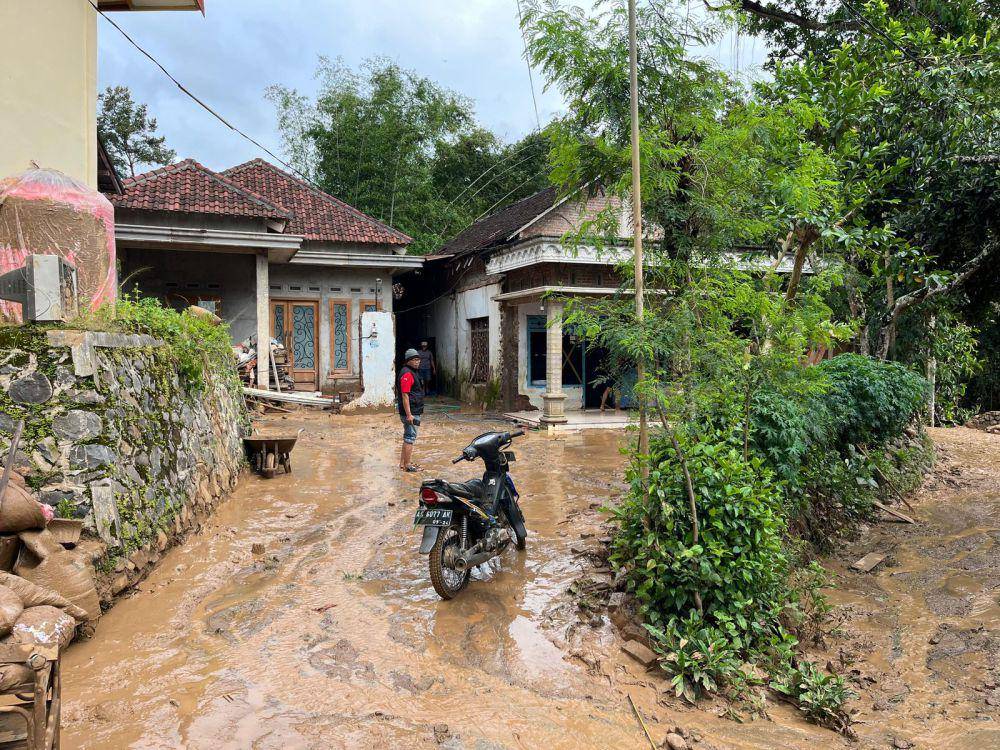 Kondisi rumah korban yang terkena banjir di Kediri. IDN Times/Istimewa