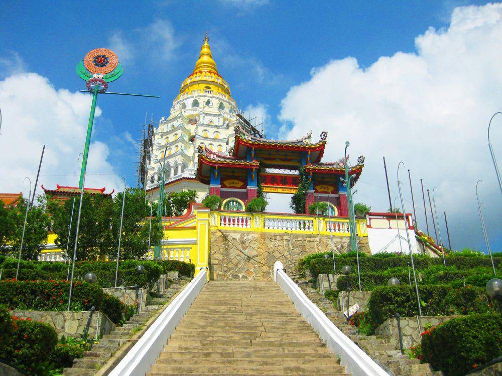 Kek Lok Si Temple (unsplash.com/jonwkhoo)