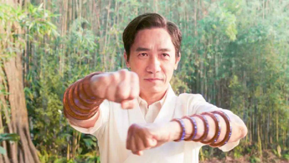 Xu Wenwu (dok. Marvel Studios/Shang-Chi and the Legend of the Ten Rings)